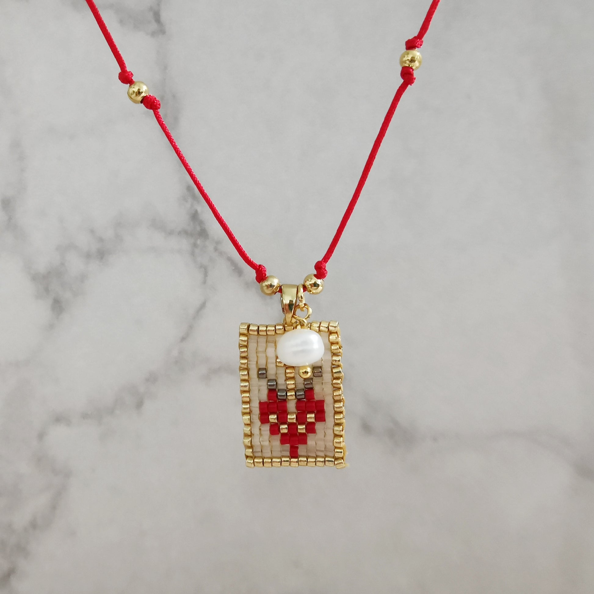 Collar en Hilo Sagrado Corazón