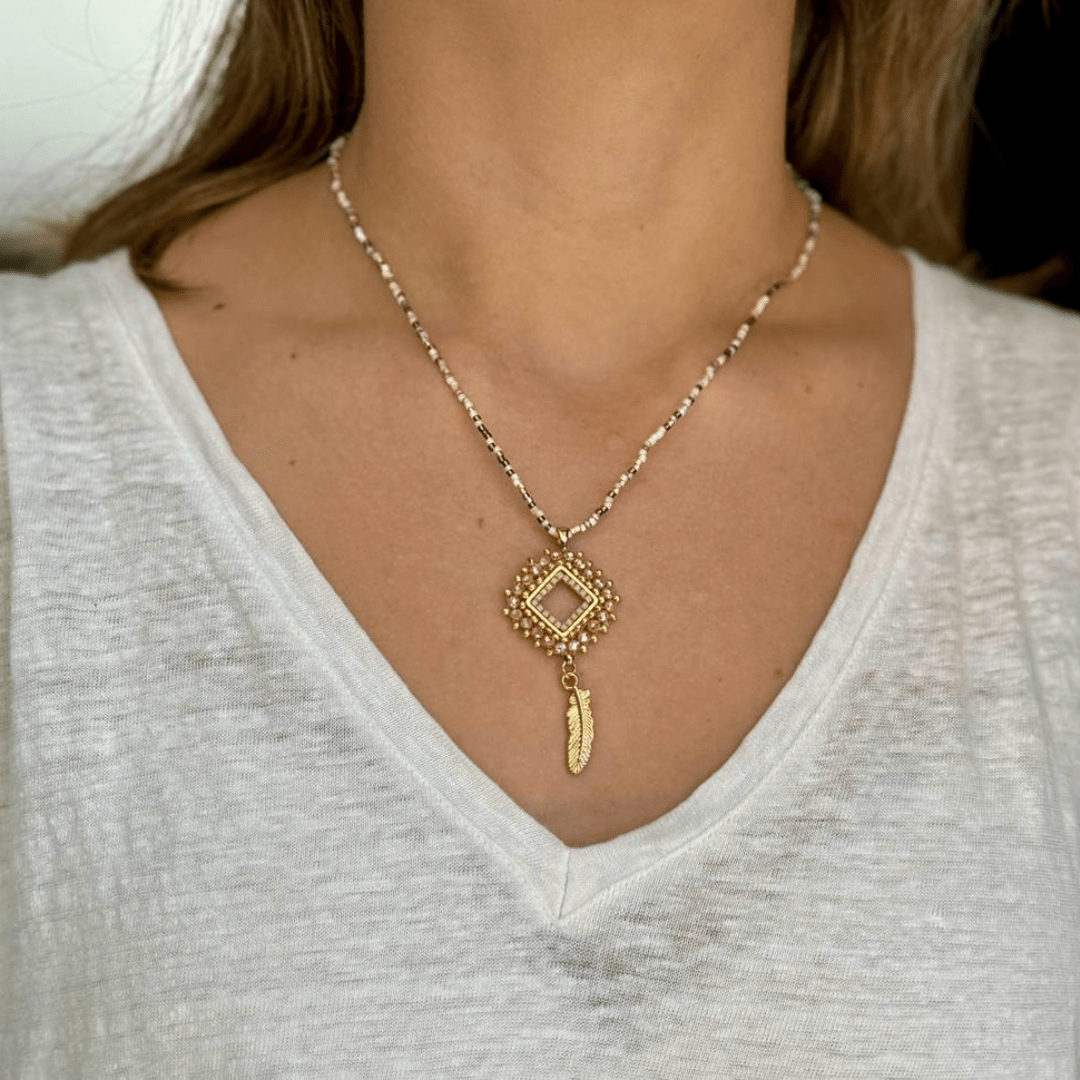 Collar Rombo Bordado - Cuatro a Mano