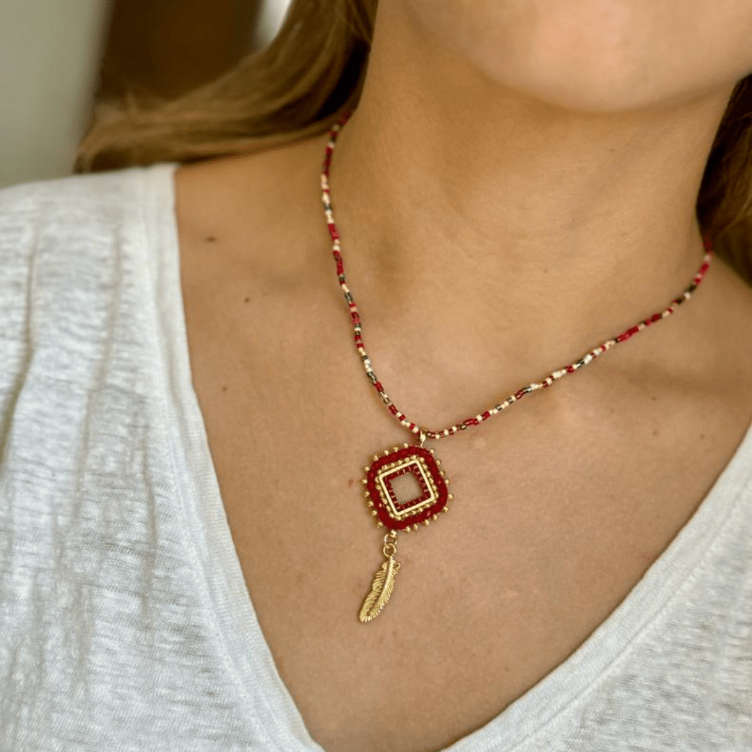 Collar Rombo Bordado - Cuatro a Mano