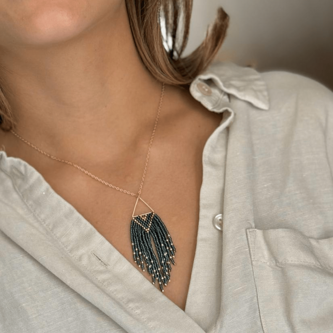 Collar Rombo con Flecos - Cuatro a Mano