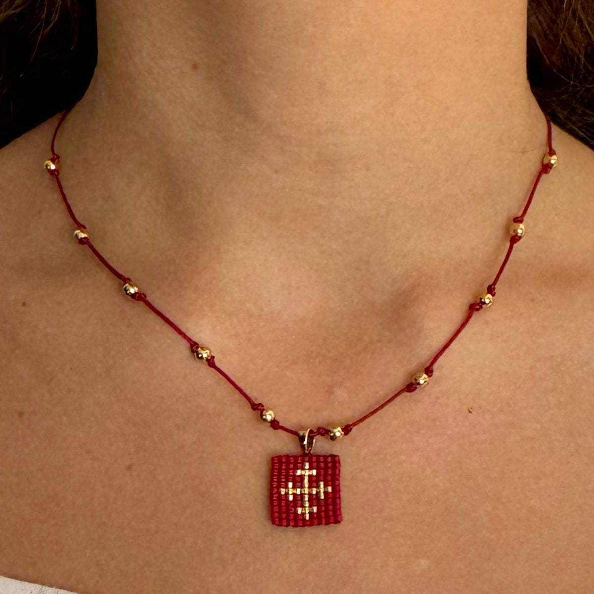 Collar Escapulario con hilo
