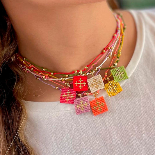 Collar Escapulario con hilo