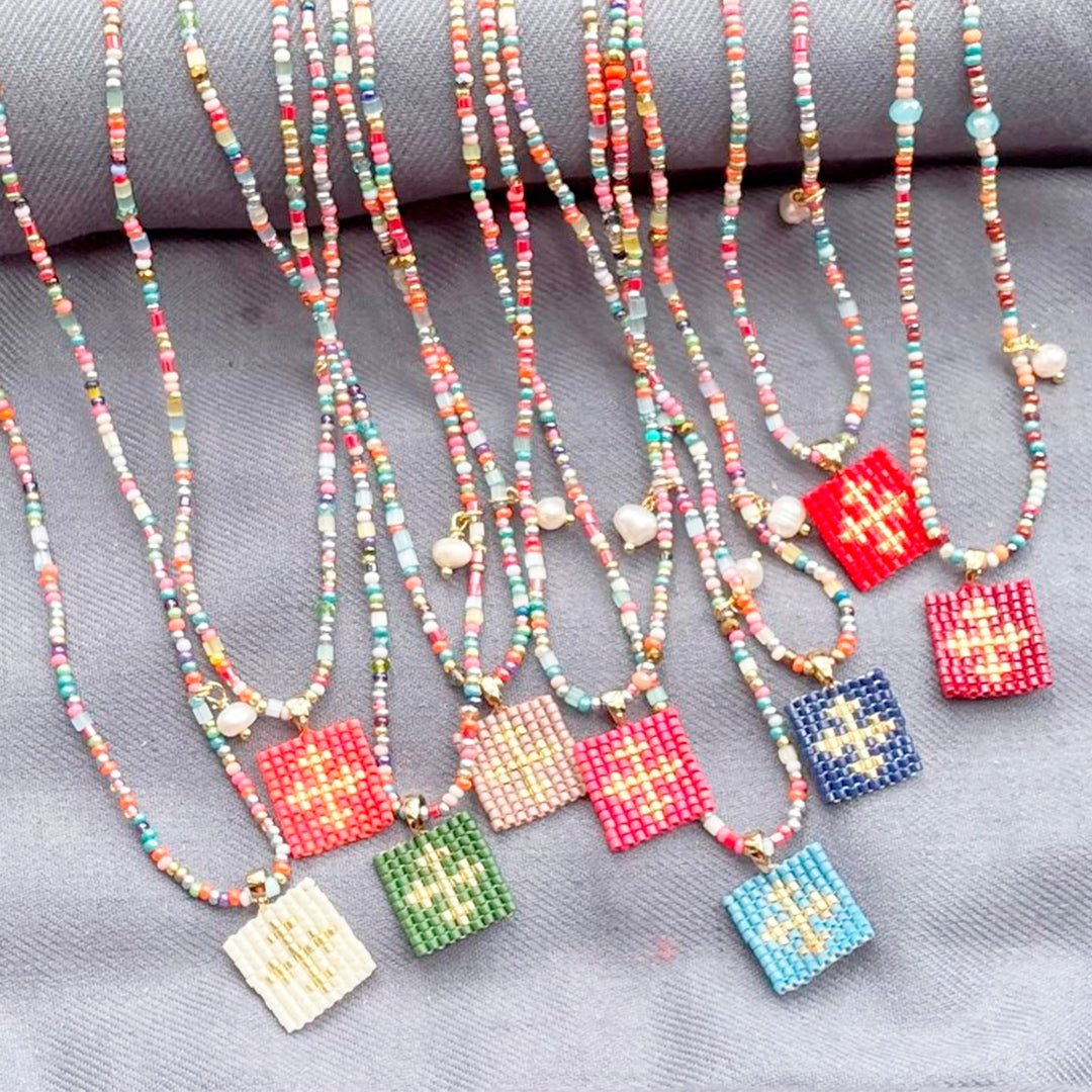 Collar Escapulario - Cuatro a Mano