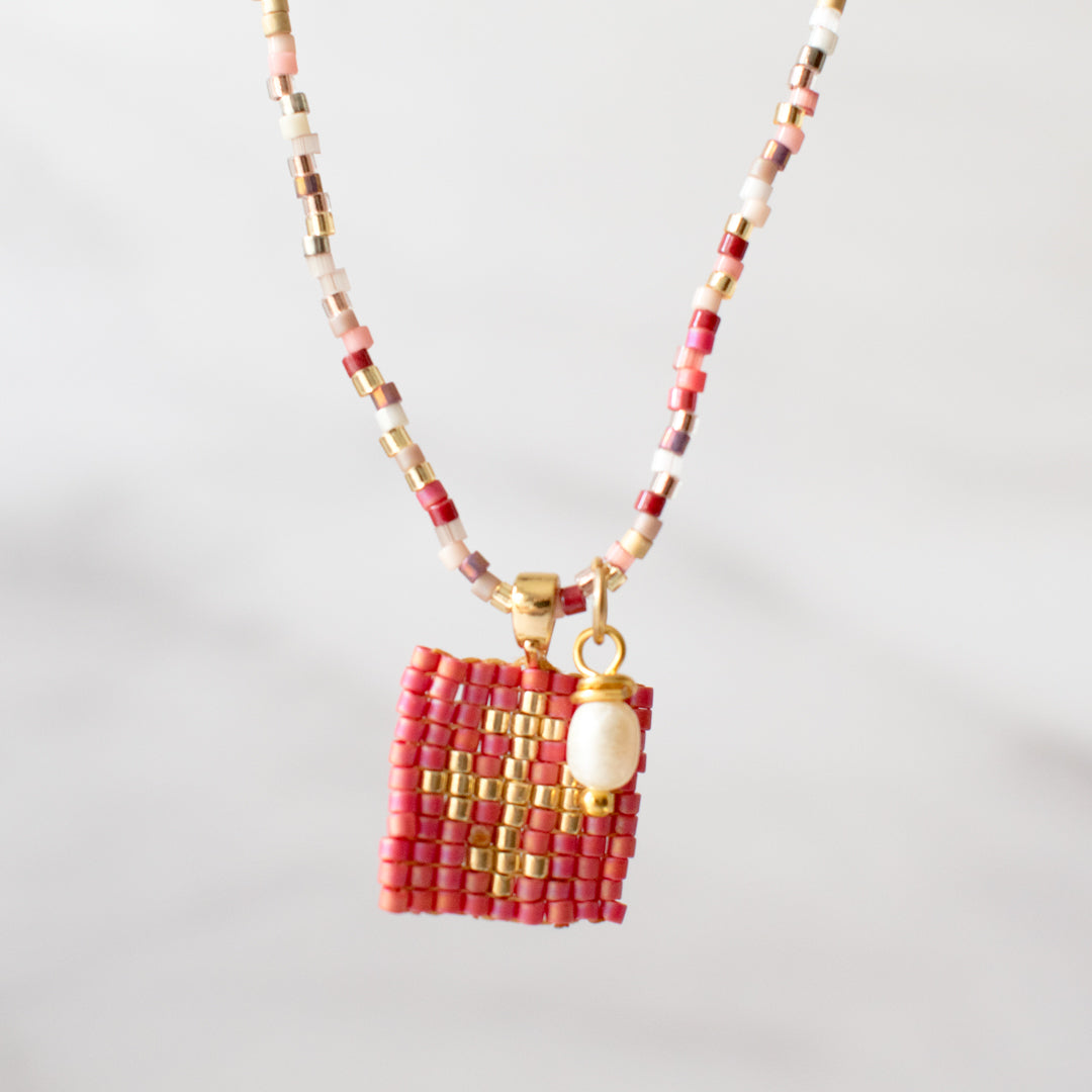 Collar Escapulario Monocromático Rojos